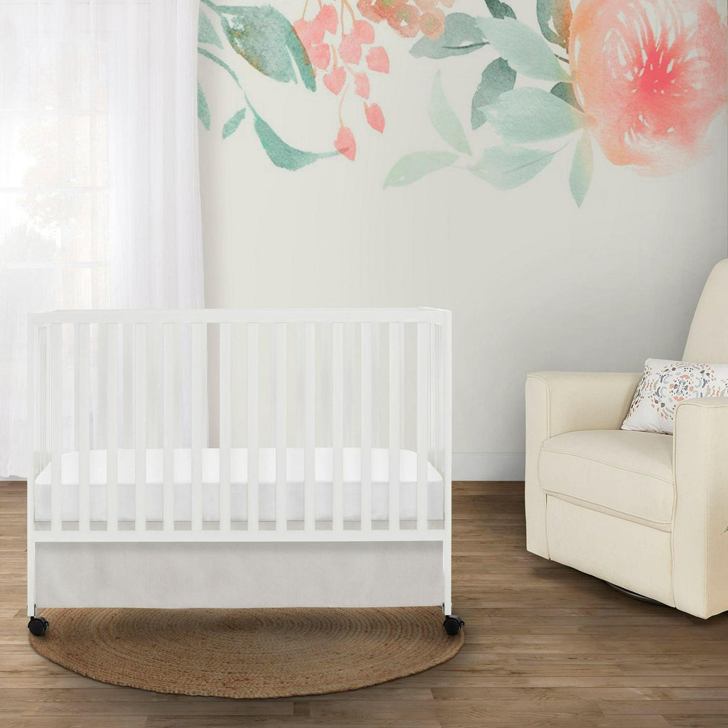 Dream on Me Quinn Full - Size Folding Crib. Removable Wheels. Modern Nursey. Adjustable Mattress Support. Patent Folding System in White