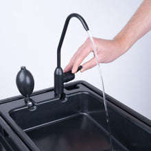 Load image into Gallery viewer, - Wash: Lavabo Mobile avec Pompe à Main - vier Camping Car,Van,Camping,Jardin | vier avec Bac,Robinet en Plastique,Noir -